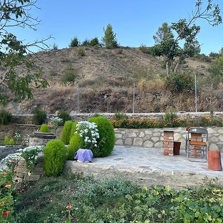 Villa Stone House Kelcyre Exterior foto