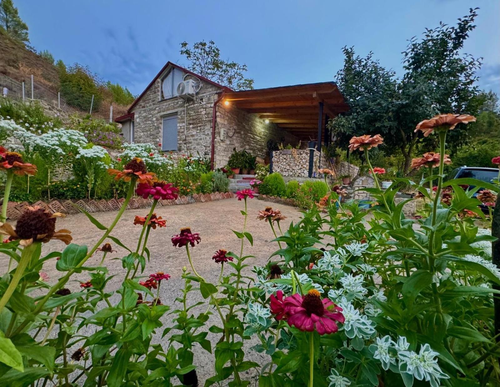 Villa Stone House Kelcyre Exterior foto